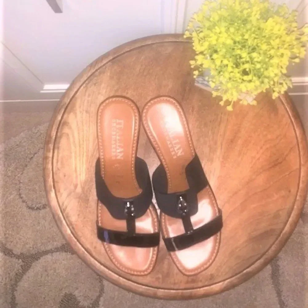 Italian Shoemaker Sadey Black Wedge‎ Sandal 10